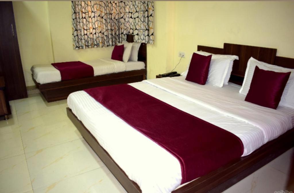 Hotel Royal Stay, Pakwan Sg Highway Ahmedabad Exterior photo